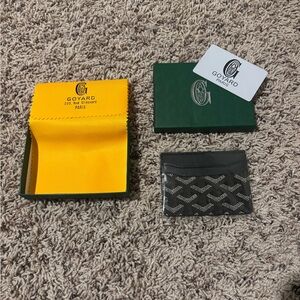 Goyard Black Card Holder comes with box and original packaging